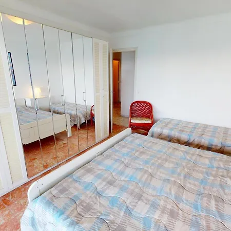 Joli 2p Climatisé Avec Terrasse Face à La Près Du Centre - Fr-1-196-388 Appartement