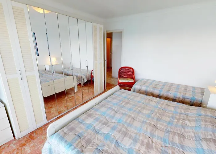 Joli 2p Climatise Avec Terrasse Face A La Pres Du Centre - Fr-1-196-388 Apartman